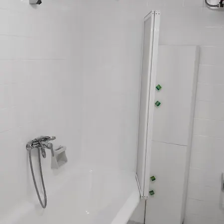 Centro De A Seis Minutos De La Playa Appartement *