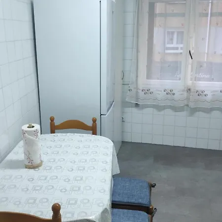 아파트 Centro De A Seis Minutos De La Playa 기욘